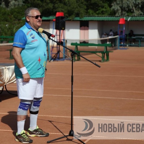 Теннисный турнир «Большая бескозырка» собрал почти 80 участников