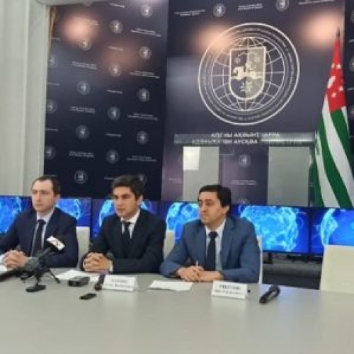 Для туристических автобусов в Абхазию выделят отдельную линию на границе
