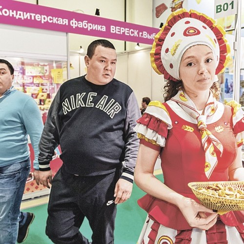 Большинство мигрантов в России — русские: Как так вышло и от чего они бегут