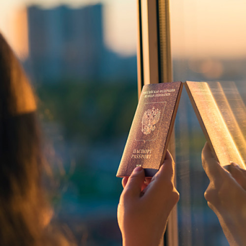 Докажи, что ты русский. Почему Россия не принимает своих и зовёт мигрантов из Средней Азии?