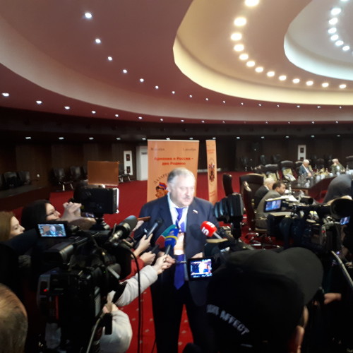 Затулин о поставках вооружения Азербайджану: России следует принимать во внимание озабоченность Армении