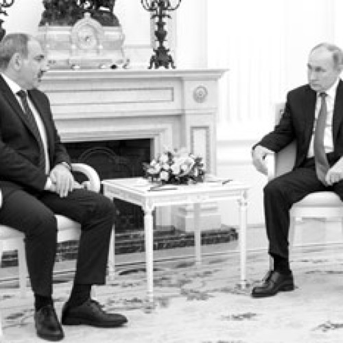 Пашинян пытается задобрить Россию и своих генералов