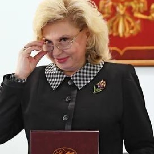 Омбудсмен выступила за выдачу внутренних паспортов россиянам за рубежом