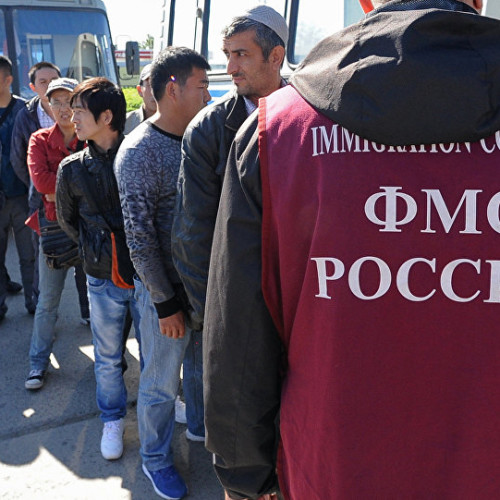 «Европе нужны мигранты, а России нет». Что не так с миграционной политикой России?