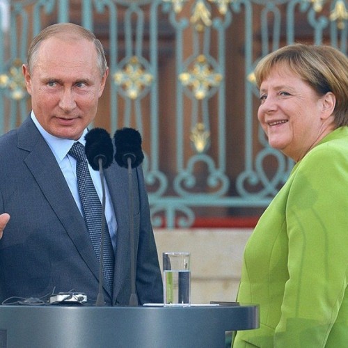 В Госдуме назвали переговоры Путина и Меркель по «нормандскому формату» жестом Украине