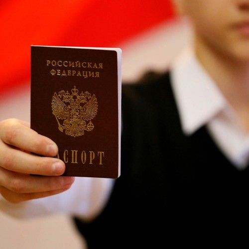 Москва готова смириться с латвийским подданством граждан РФ. Рига против