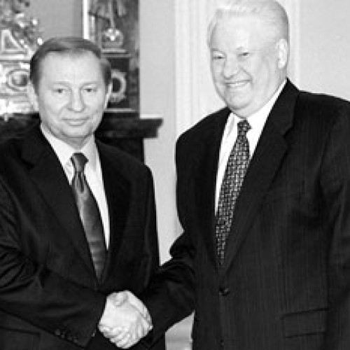Почему Киев передумал по поводу договора о дружбе с Россией