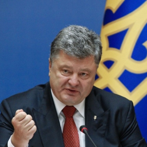 Порошенко фактически вводит визы для россиян