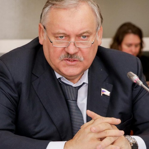 «Беда, коль пироги начнет печи сапожник, а сапоги тачать пирожник»