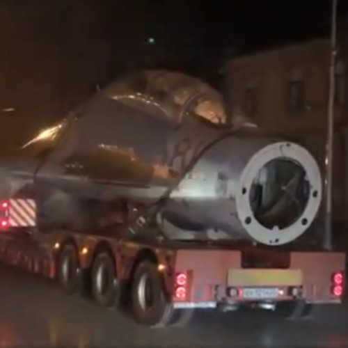 В Апшеронск доставлен самолёт СУ-27, который установят на казачьем кордоне