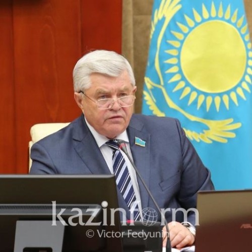 Приграничная торговля РФ и Казахстана занимает большую часть товарооборота — Божко