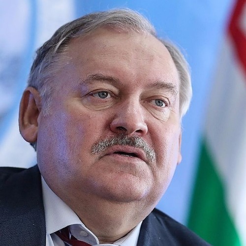 Съедят ли мигранты наши пенсии и почему Россия не помогает с гражданством «людям нашей крови»