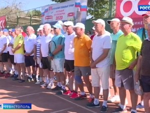 В Севастополе стартовал теннисный турнир «Большая бескозырка»