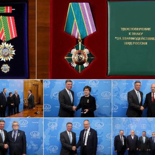 Сотрудники Института стран СНГ награждены почетными знаками МИД РФ