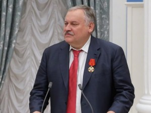 Константин Затулин принимает поздравления в связи с награждением Орденом Александра Невского