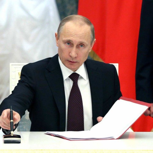 Путин подписал закон об отмене экзамена для граждан Украины и Беларуси