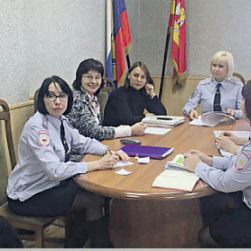 Власти держат соотечественников за гастарбайтеров