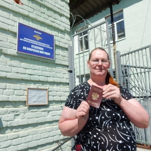 Константин Затулин поздравил Марию Сергееву с получением гражданства РФ