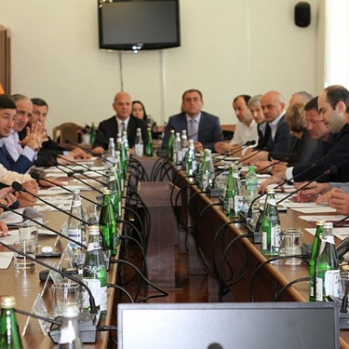 В Сухуме состоялось заседание представителей парламентов России и Абхазии