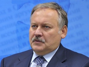 Константин Затулин: Нельзя травмировать русский народ отсутствием упоминания о нем в Конституции РФ