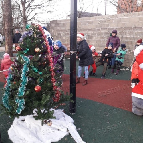 В Апшеронске открыта детская площадка на улице Луначарского