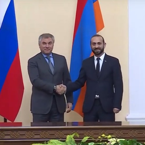 Вячеслав Володин и Арарат Мирзоян обсудили повестку заседания ПА ОДКБ